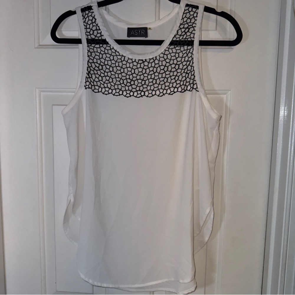 ASTR White Flowy Sleeveless Blouse with Black Crochet. Size Medium. Basic.